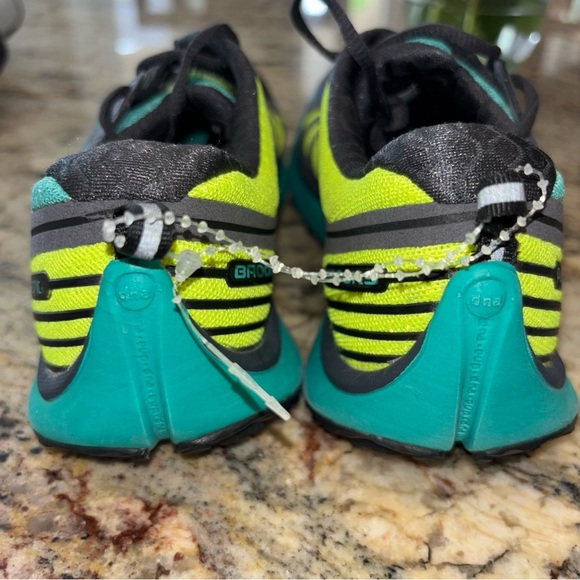 Brooks PureGrit 2 Trail Running shoes NEW - Picture 7 of 10